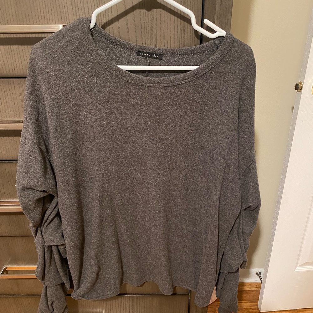 Grey, puff sleeve, thin material